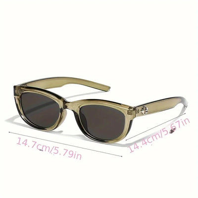 Designer Glasses，Features polycarbonate frame and anti-reflectivePCLens，Classic luxury style，It's a fashion accessory for everyd